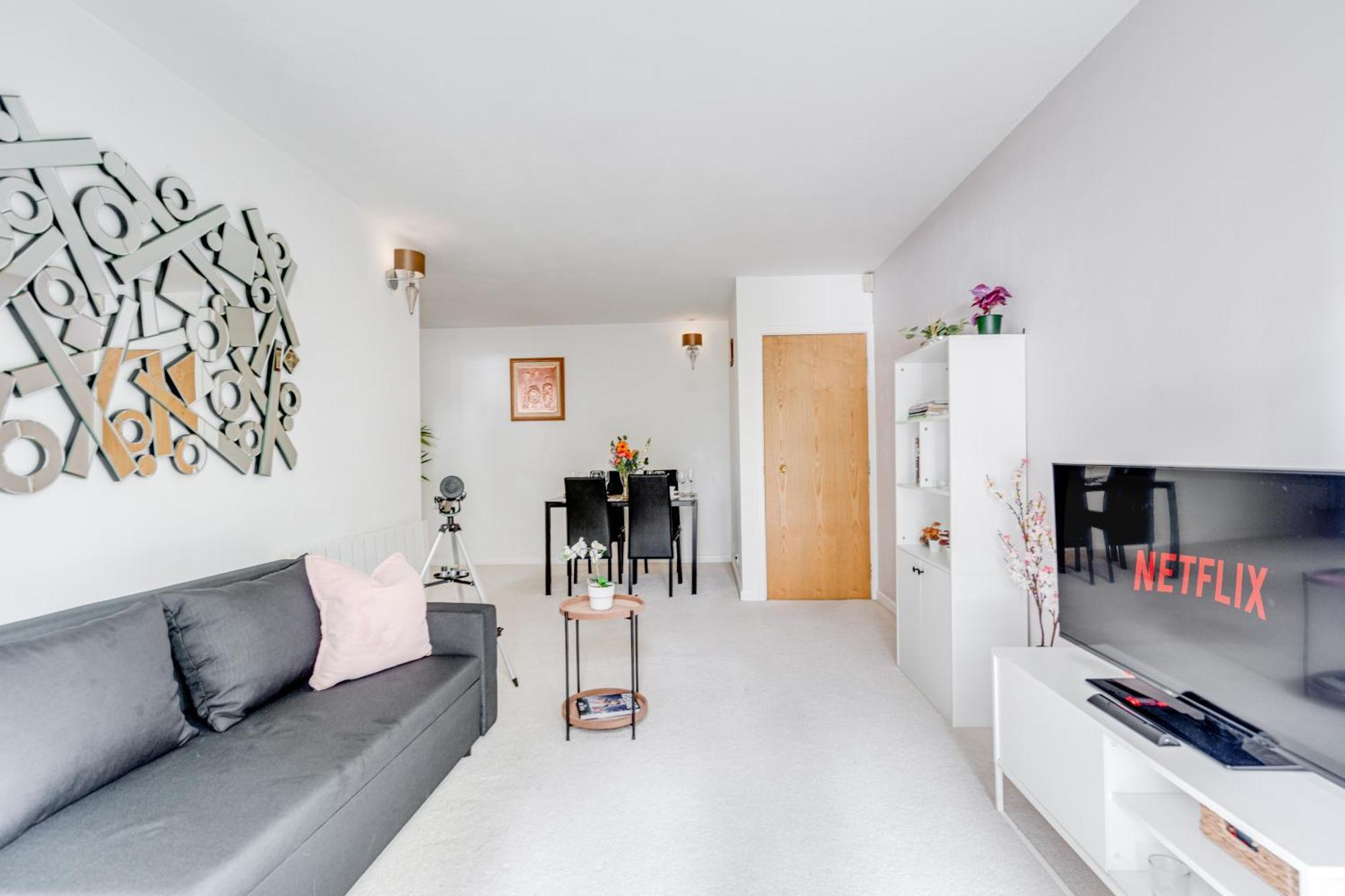 Apartment In Elephant & Castle With Parking London Eksteriør bilde